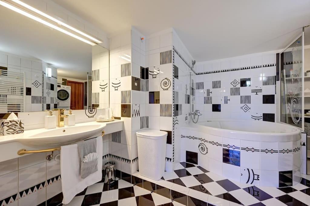 Velky 3-Loznicovy Byt Praha 8 Karlin Apartment Luaran gambar